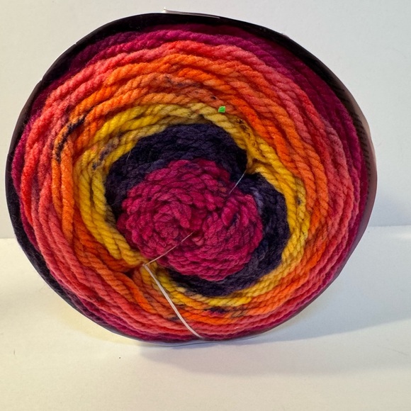 1 Cake Caron Chunky Cupcake Yarn - Berry Blast - Picture 4 of 4